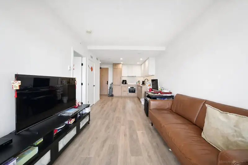 2304 13685 102 AVENUE - photo 4 of 24