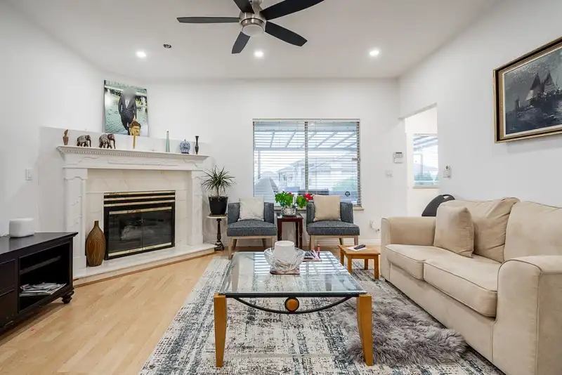 13798 92 AVENUE - photo 2 of 39