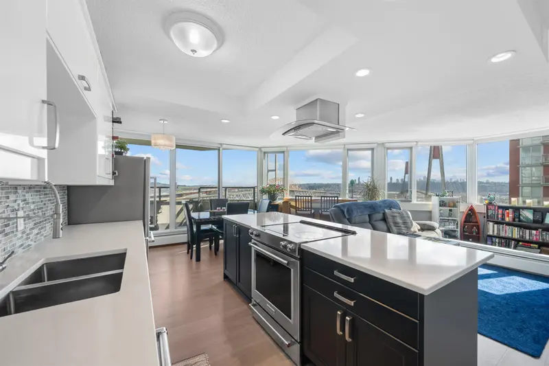 903 31 ELLIOT STREET - photo 1 of 25