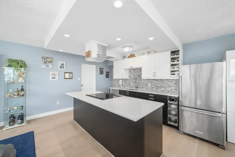 903 31 ELLIOT STREET - photo 3 of 25