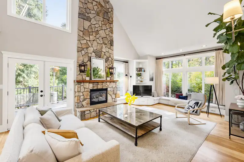 17015 105A AVENUE - photo 3 of 25