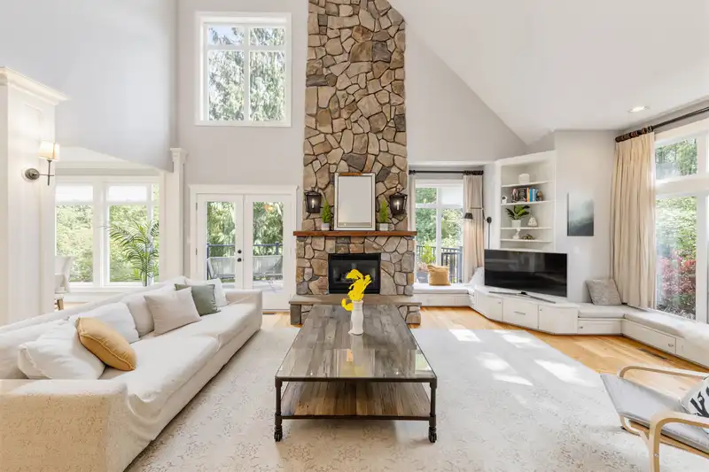 17015 105A AVENUE - photo 4 of 25