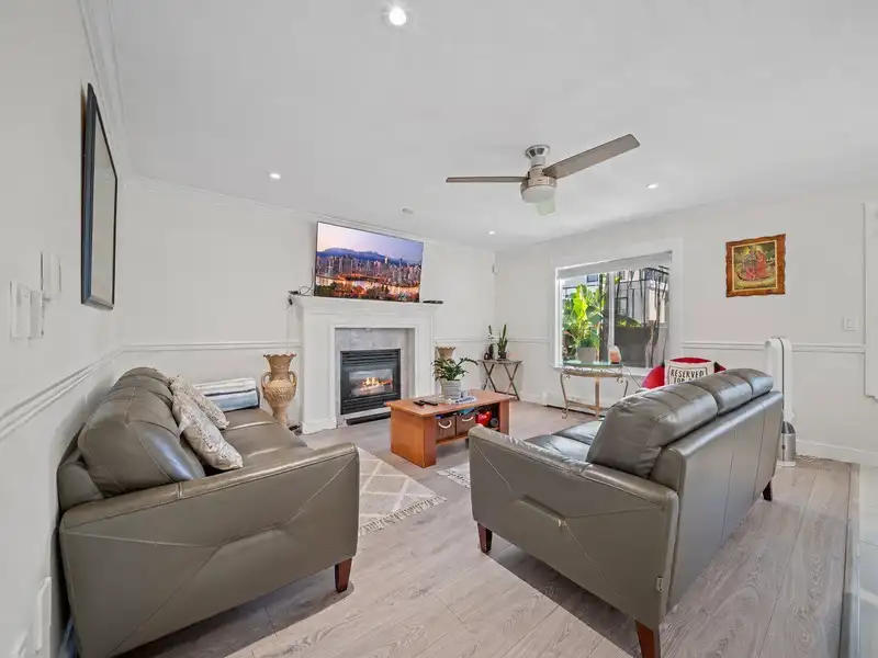 12582 62B AVENUE - photo 4 of 25