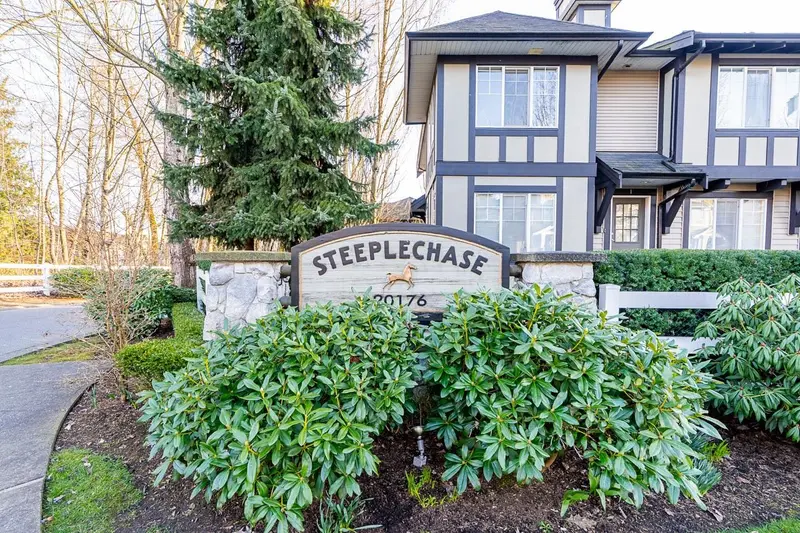 53 20176 68 AVENUE - photo 1 of 25