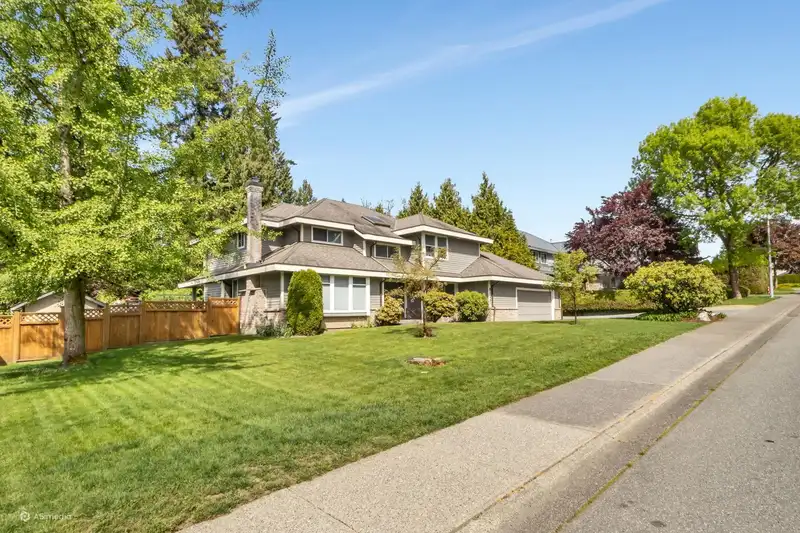 8149 149 STREET - photo 3 of 34