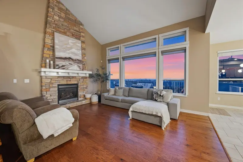 4 HICKORY DRIVE - photo 4 of 25