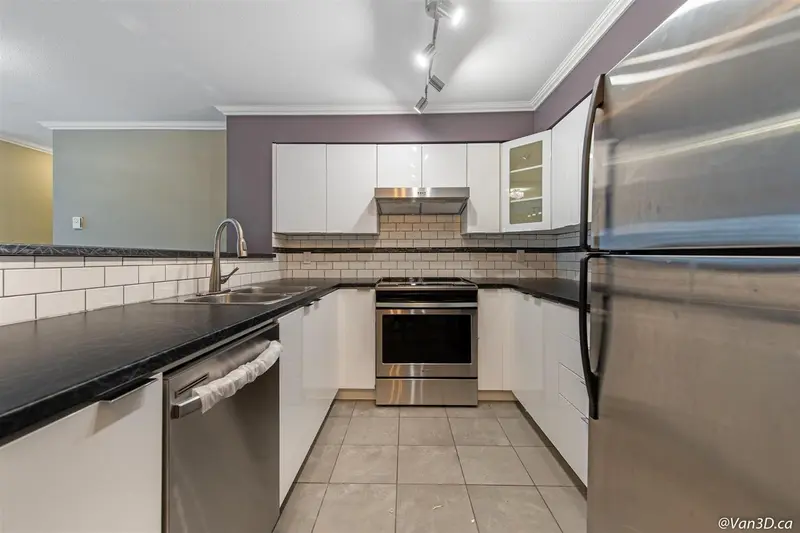 105 20268 54 AVENUE - photo 2 of 17