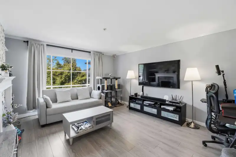 107 9951 152 STREET - photo 3 of 16
