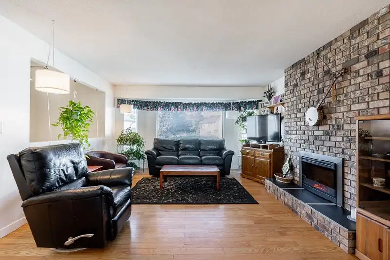 6576 132A STREET - photo 2 of 40