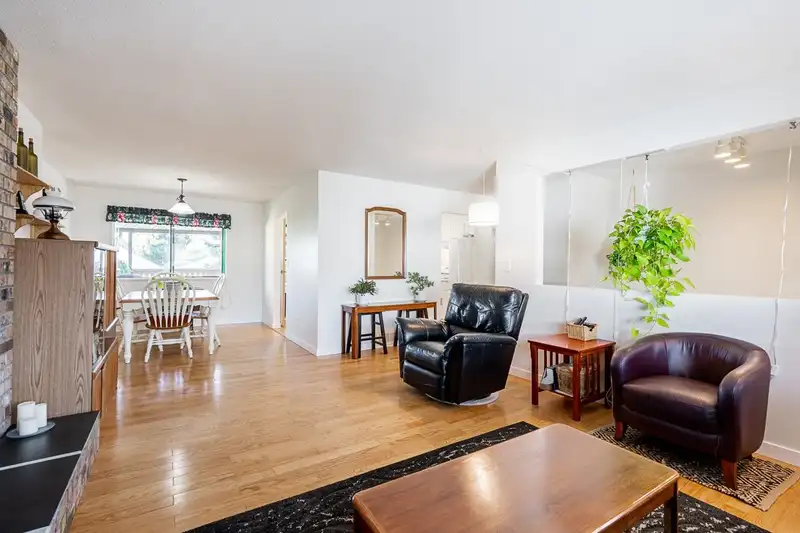 6576 132A STREET - photo 4 of 40