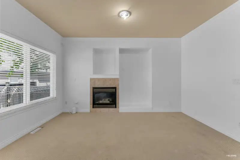 6803 192 STREET - photo 4 of 40