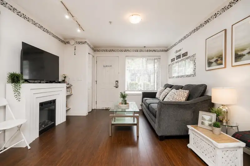 103 13958 108 AVENUE - photo 1 of 23