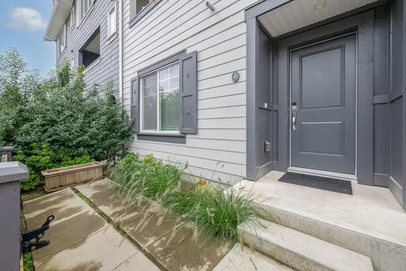 40 15489 99A AVENUE - photo 3 of 19