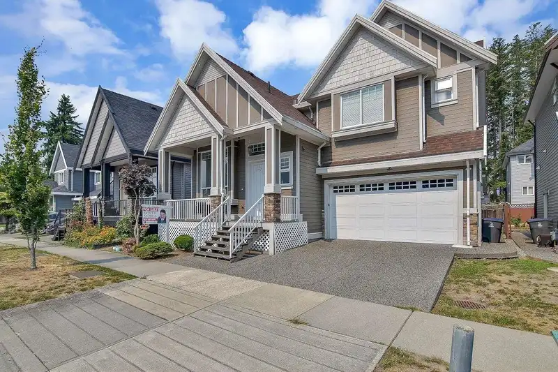 12517 58A AVENUE - photo 2 of 25