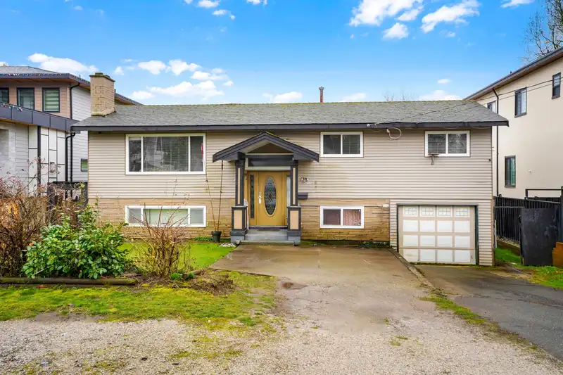 13160 99 AVENUE - photo 1 of 25