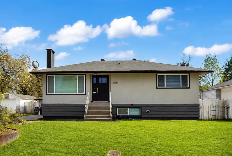 14682 111 AVENUE - photo 1 of 34