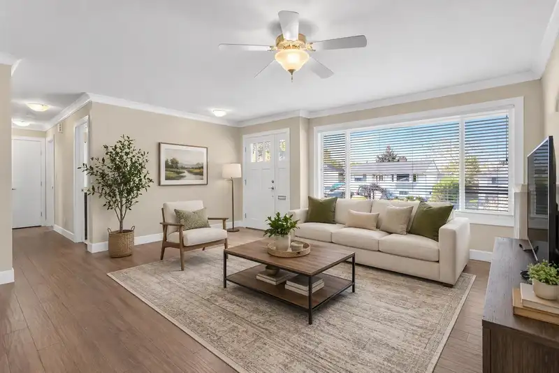 14682 111 AVENUE - photo 2 of 34