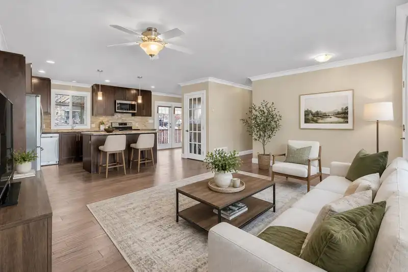 14682 111 AVENUE - photo 3 of 34