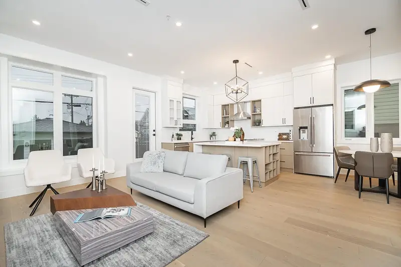 2 2753 NANAIMO STREET - photo 3 of 25