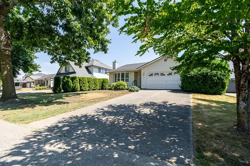 5880 169 STREET - photo 2 of 40