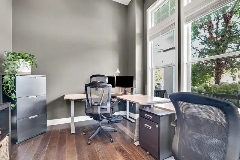 16980 77A AVENUE - photo 3 of 37