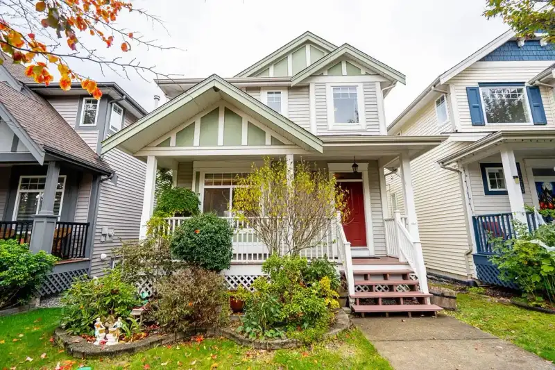 18569 67TH AVENUE - photo 1 of 25