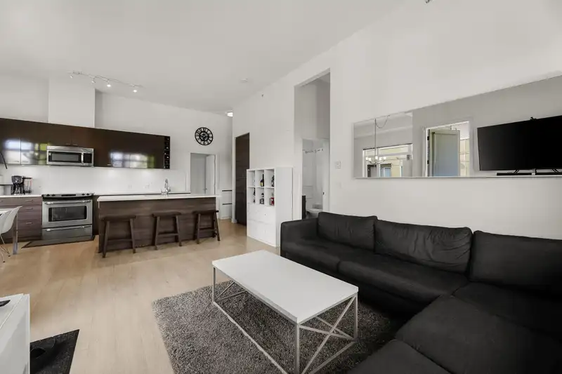411 13925 FRASER HIGHWAY - photo 1 of 25