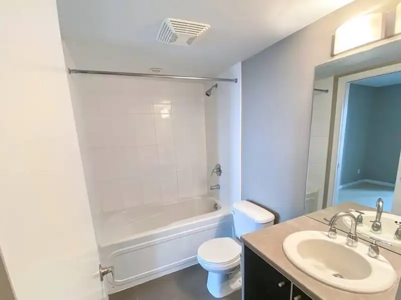 2410 9981 WHALLEY BOULEVARD - photo 3 of 12