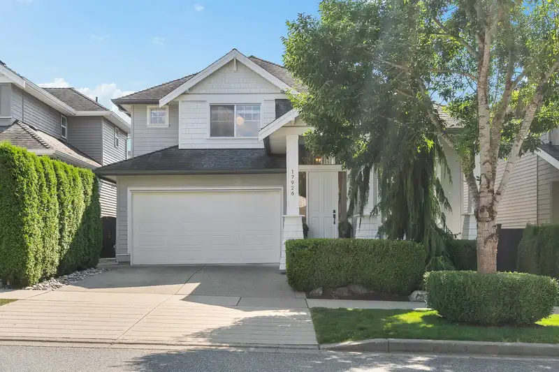 17926 71 AVENUE - photo 1 of 37