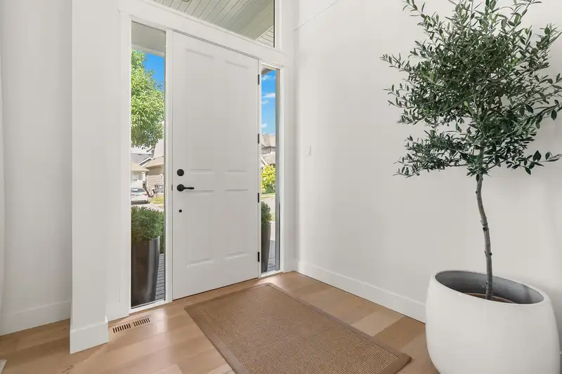 17926 71 AVENUE - photo 3 of 37