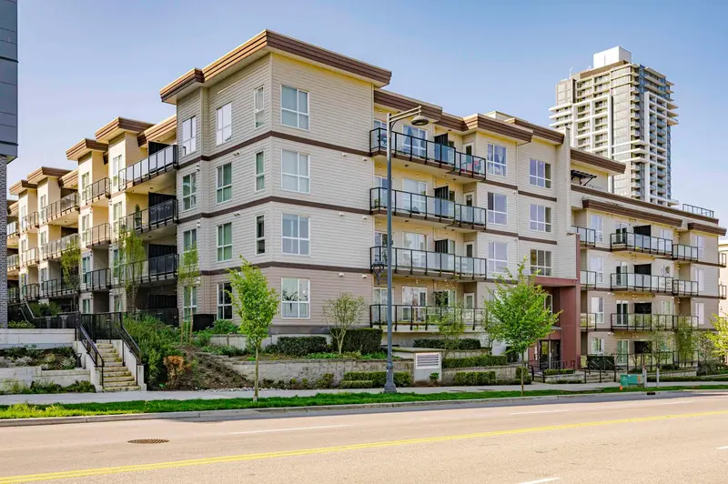 420 13768 108 AVENUE - photo 1 of 25