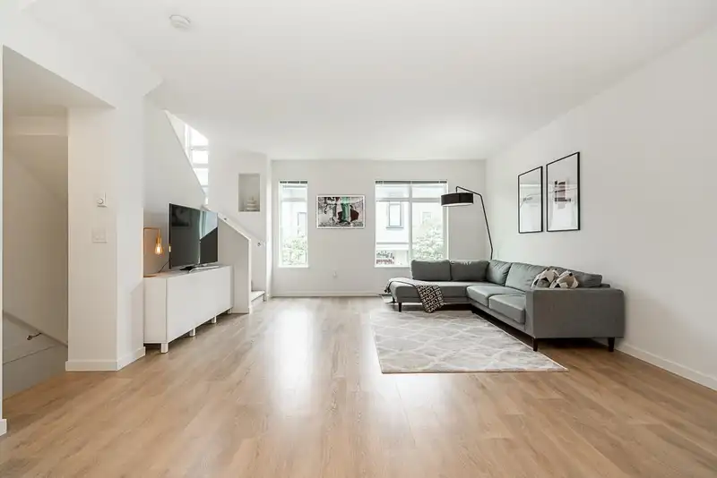 47 15235 SITKA DRIVE - photo 3 of 32