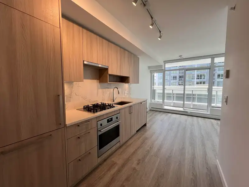 515 13350 CENTRAL AVENUE - photo 1 of 40