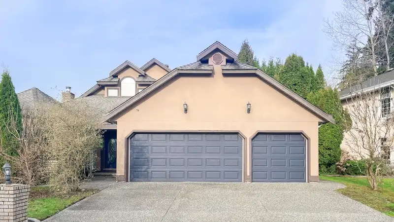 10875 163 STREET - photo 1 of 36