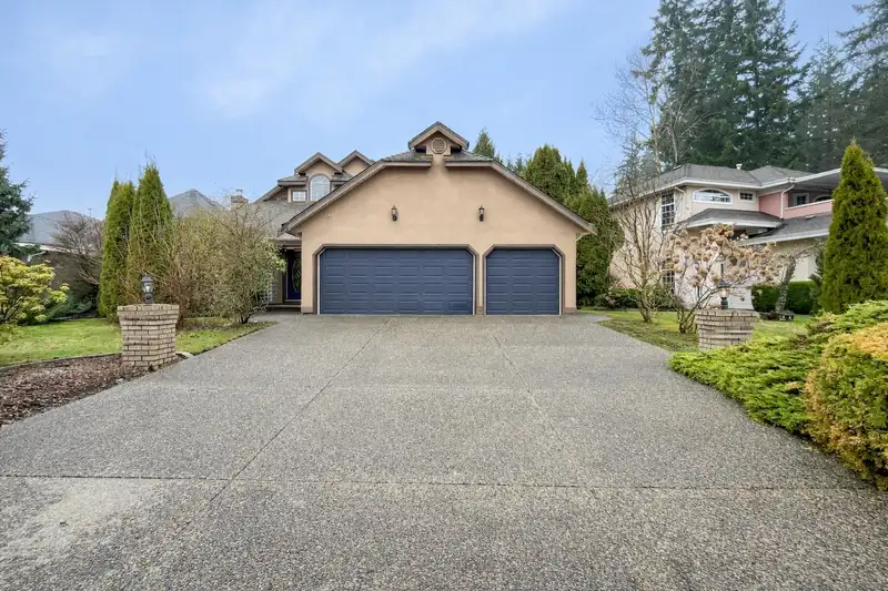 10875 163 STREET - photo 2 of 36