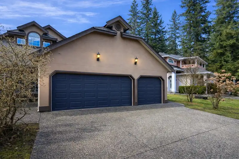 10875 163 STREET - photo 3 of 36