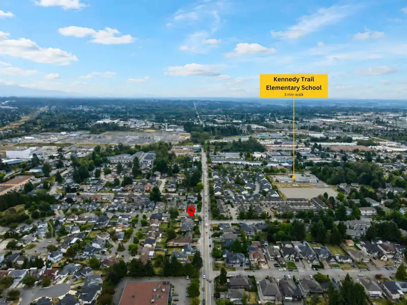 12141 84 AVENUE - photo 3 of 17