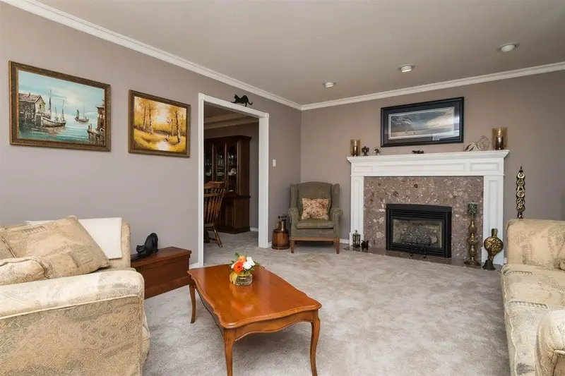 17012 23 AVENUE - photo 3 of 5