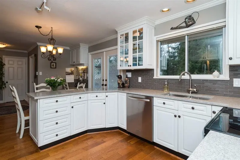 17012 23 AVENUE - photo 4 of 5