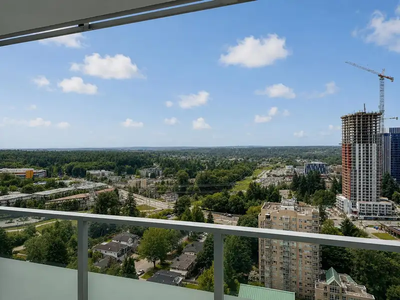 2106 13768 100 AVENUE - photo 1 of 29