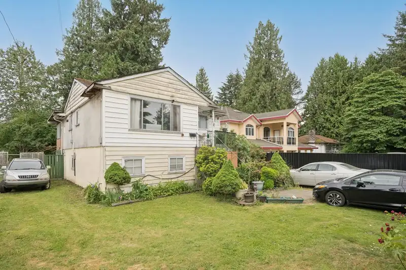 12882 100 AVENUE - photo 2 of 7