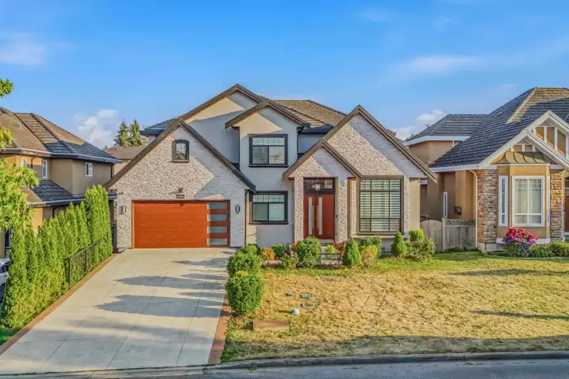 15046 76A AVENUE - photo 1 of 40