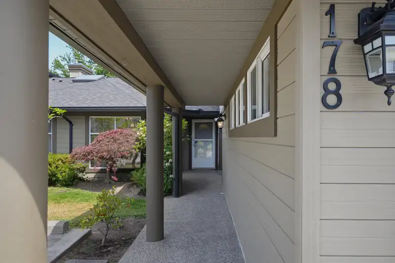 178 16080 82 AVENUE - photo 3 of 40