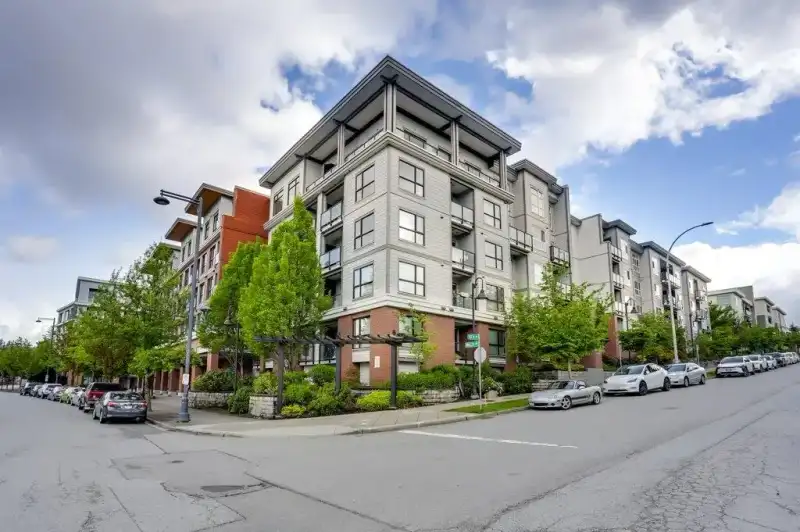 525 13733 107A AVENUE - photo 1 of 18