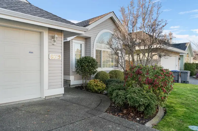 6079 170 STREET - photo 3 of 34