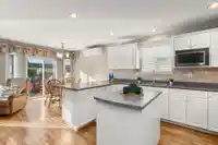 6079 170 STREET - thumbnail 4