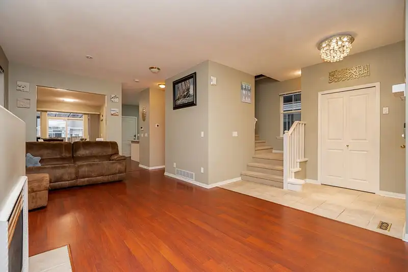 14858 58 AVENUE - photo 2 of 25