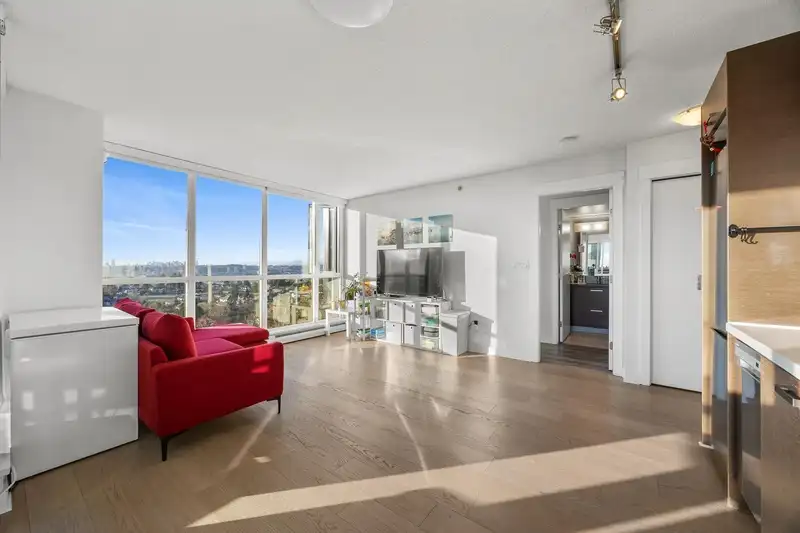 1608 13380 108 AVENUE - photo 3 of 22