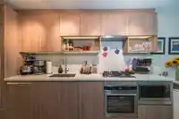 2010 13696 100 AVENUE - thumbnail 1