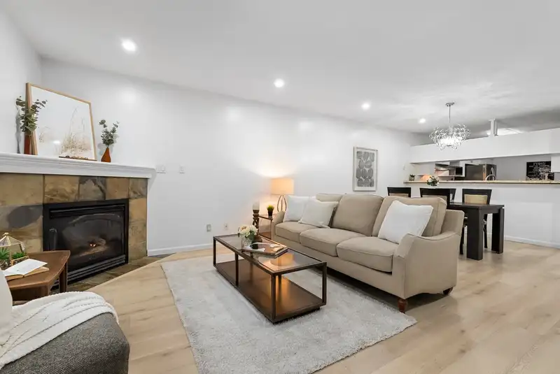 1 13660 84 AVENUE - photo 2 of 29